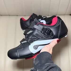 Peloton Cycling Shoes Black Red Adjustable Strap & Ratchet Spin Shoes